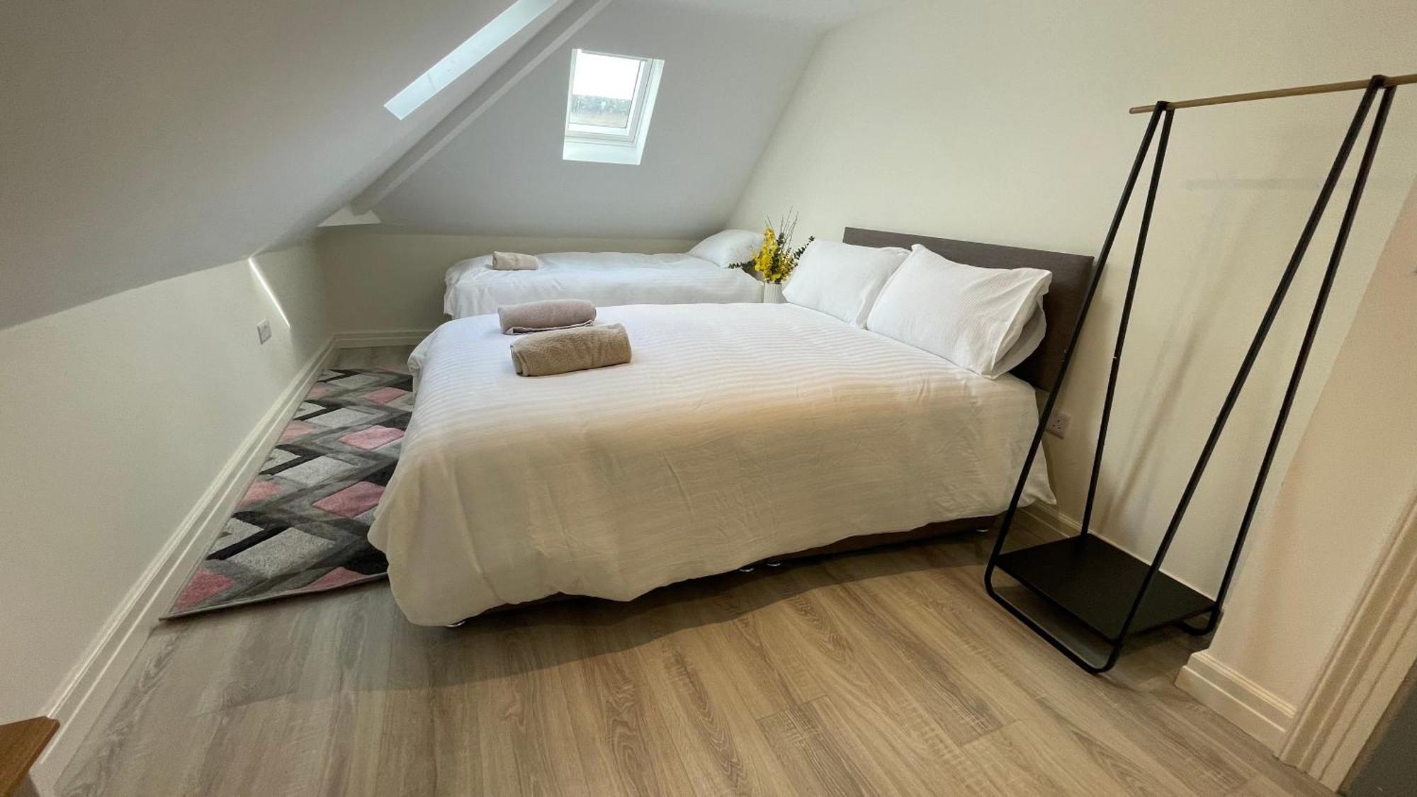 Spire Entire Attic Apartment No Kitchen ダブリン エクステリア 写真
